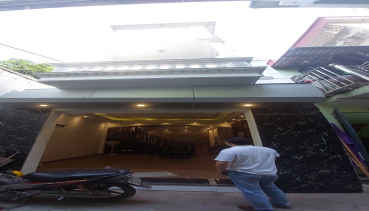 Cho thuê nhà trong ngõ Mai Động- HM. DT 35m - 3tầng - Giá 11 triệu 0377526803